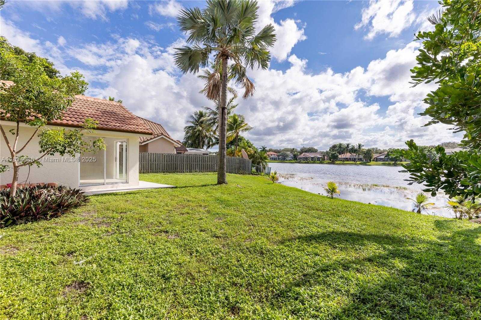 Small Image of 1361 SOUTH WEST 104TH AVE, Pembroke Pines Number 25