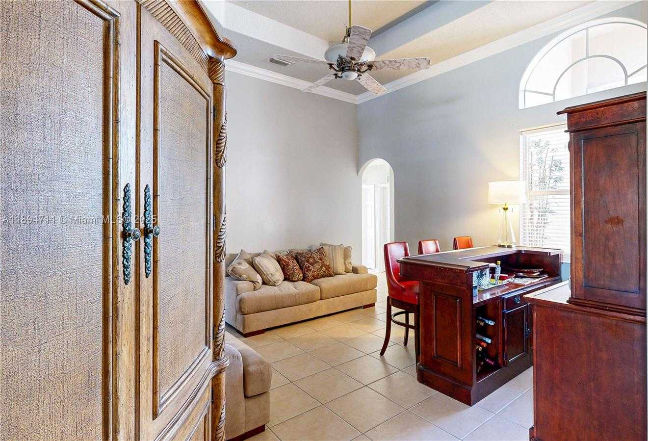 Small Image of 2835 FAIRWAYS DR, Homestead Number 10