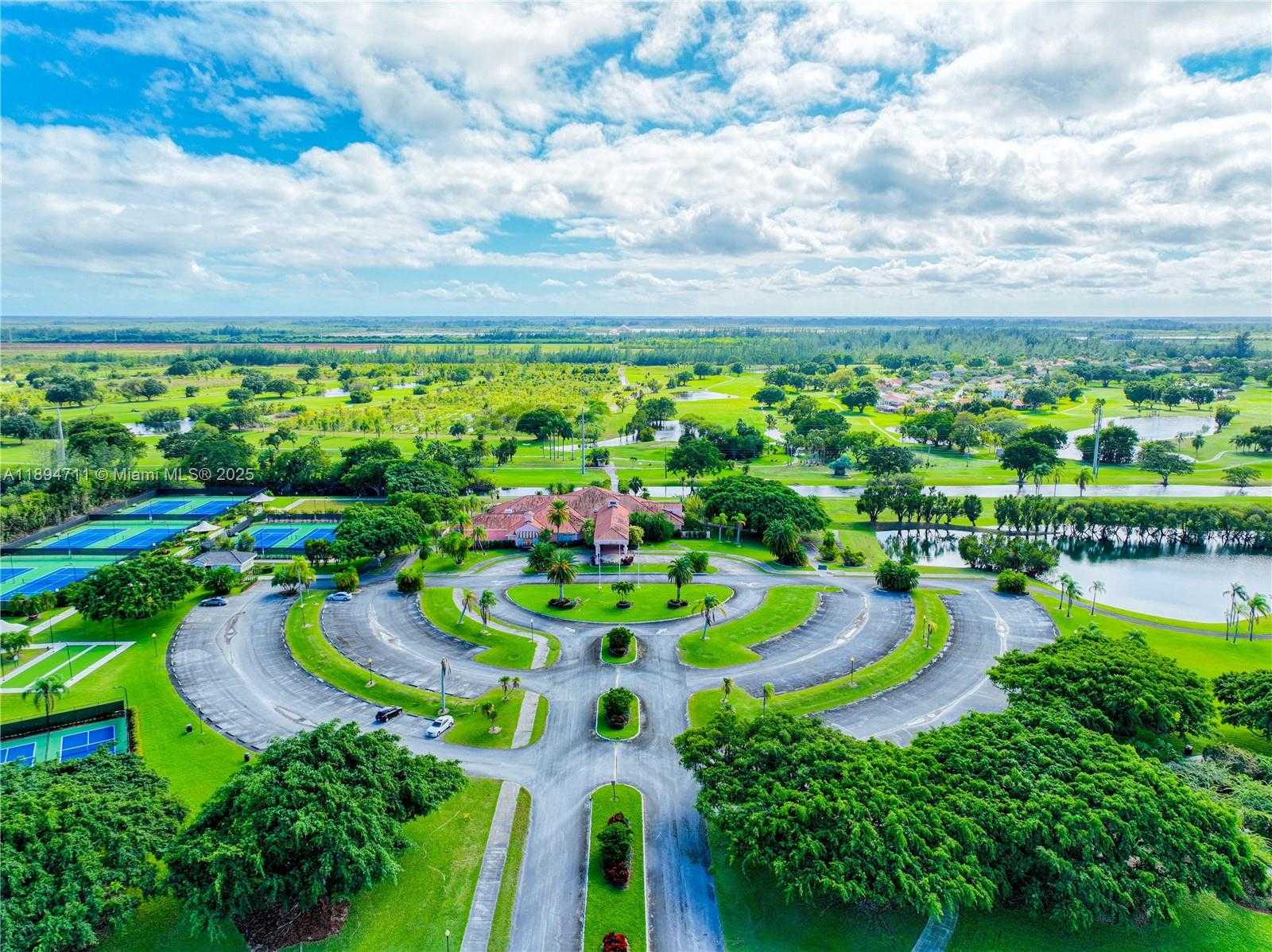 Small Image of 2835 FAIRWAYS DR, Homestead Number 71