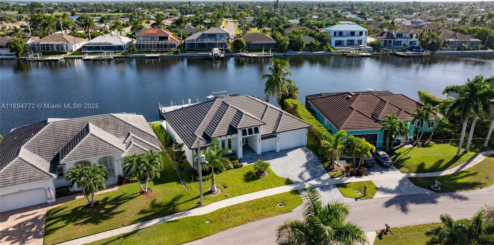 Small Image of 1173 STRAWBERRY CT, Marco Island Number 2