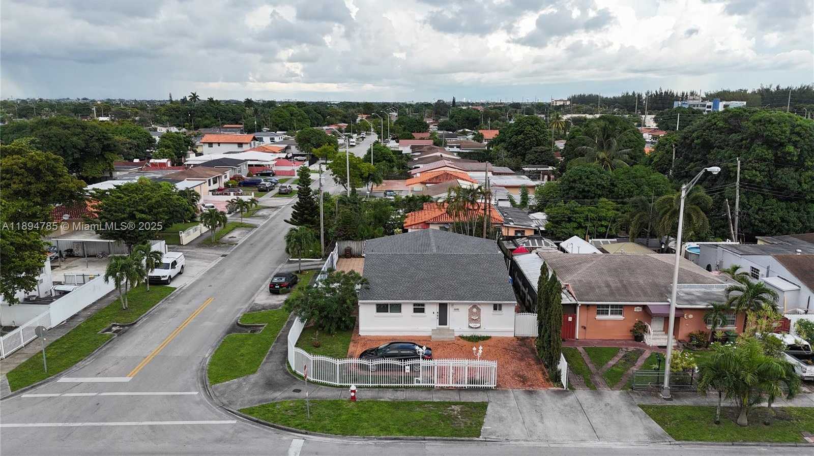 Small Image of 3495 WEST 2ND AVE, Hialeah Number 10