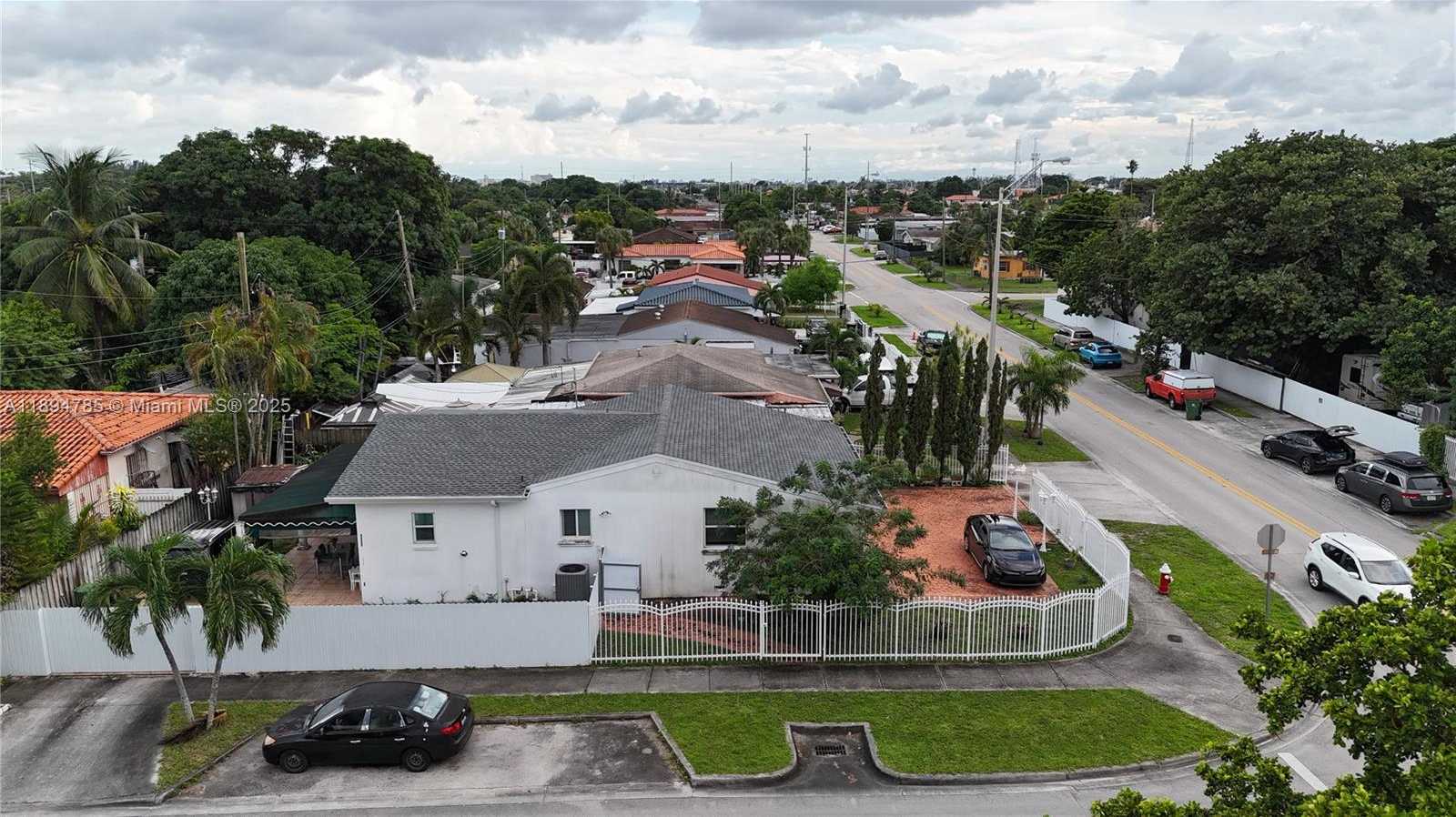 Small Image of 3495 WEST 2ND AVE, Hialeah Number 11