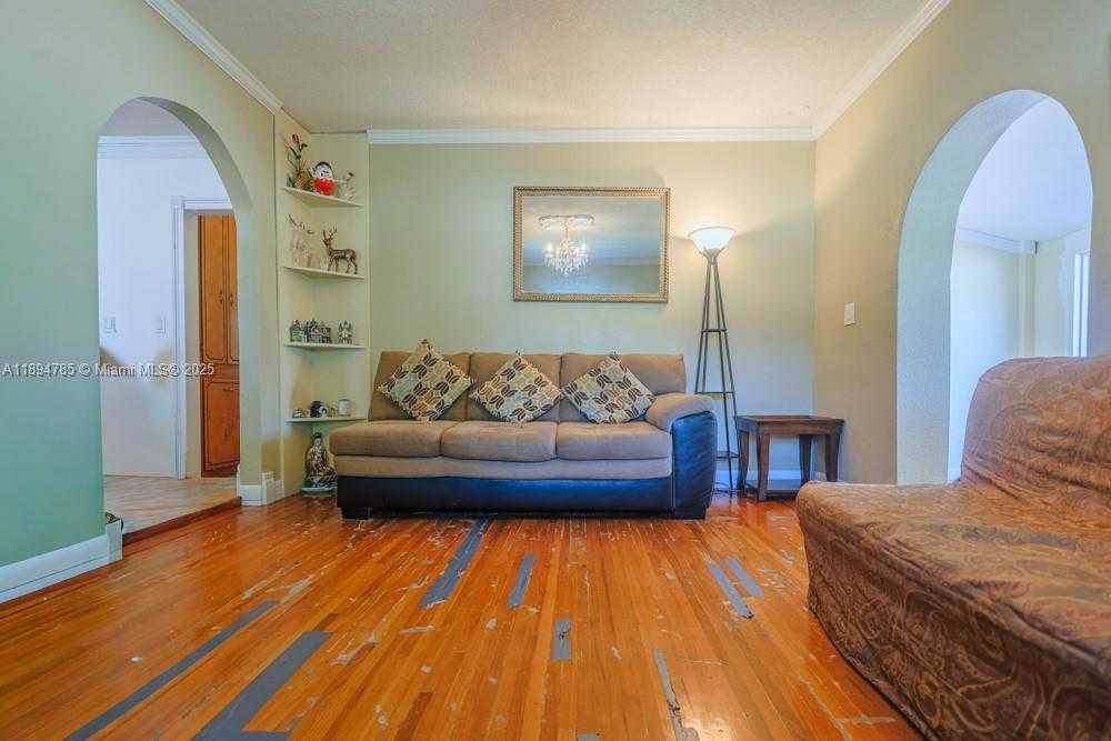 Small Image of 3495 WEST 2ND AVE, Hialeah Number 17