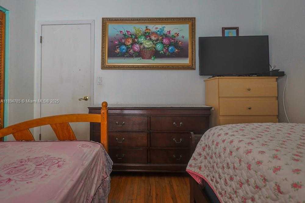 Small Image of 3495 WEST 2ND AVE, Hialeah Number 23