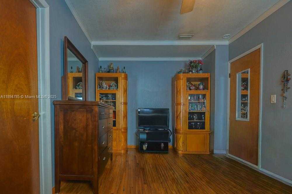 Small Image of 3495 WEST 2ND AVE, Hialeah Number 29