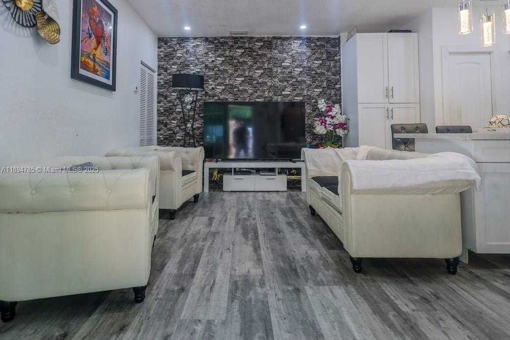 Small Image of 3495 WEST 2ND AVE, Hialeah Number 32