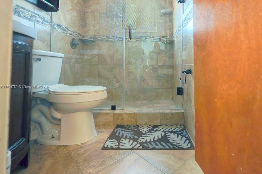 Small Image of 3495 WEST 2ND AVE, Hialeah Number 33