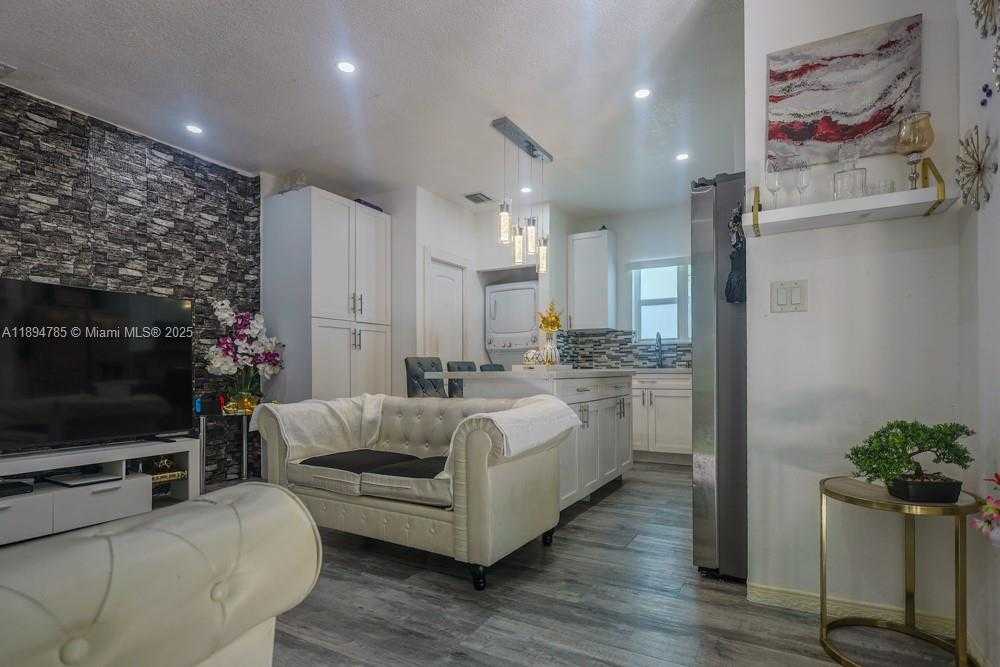 Small Image of 3495 WEST 2ND AVE, Hialeah Number 35