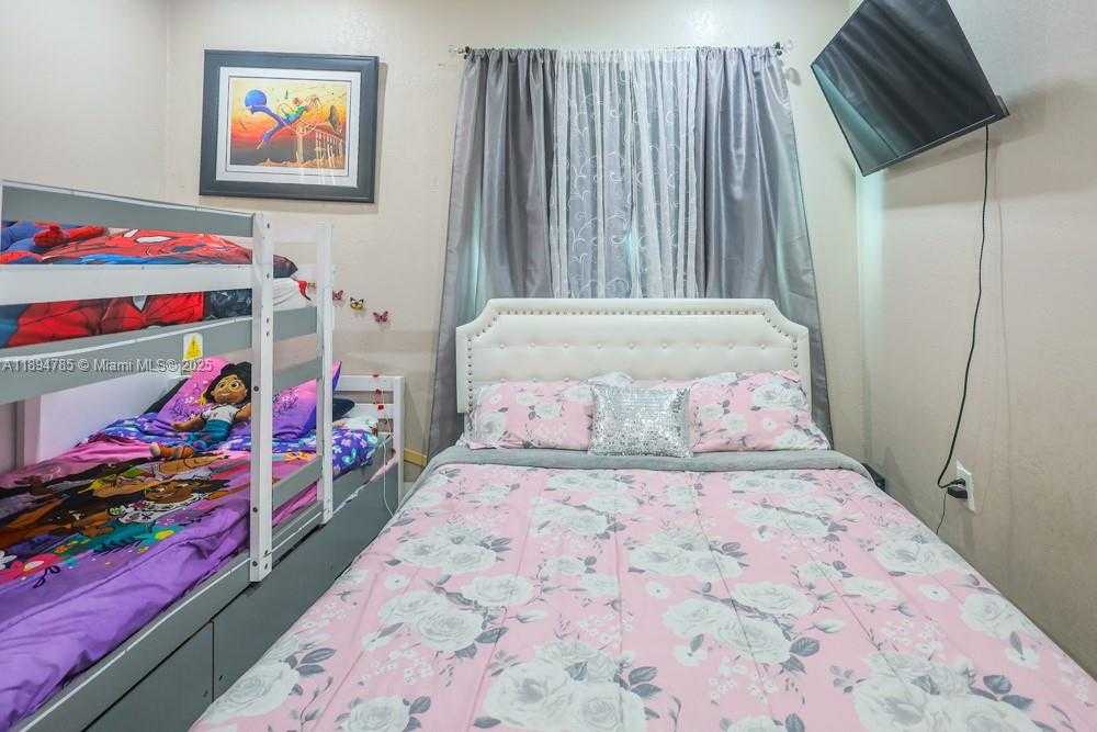 Small Image of 3495 WEST 2ND AVE, Hialeah Number 41
