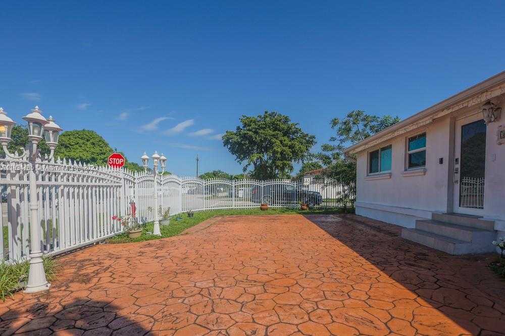 Small Image of 3495 WEST 2ND AVE, Hialeah Number 6