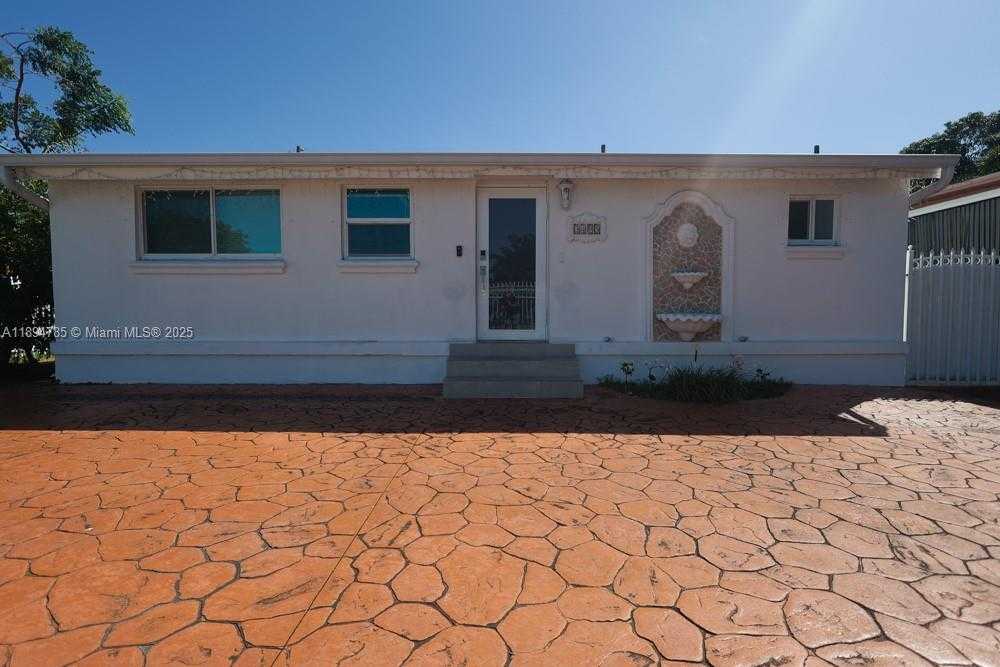 Small Image of 3495 WEST 2ND AVE, Hialeah Number 7