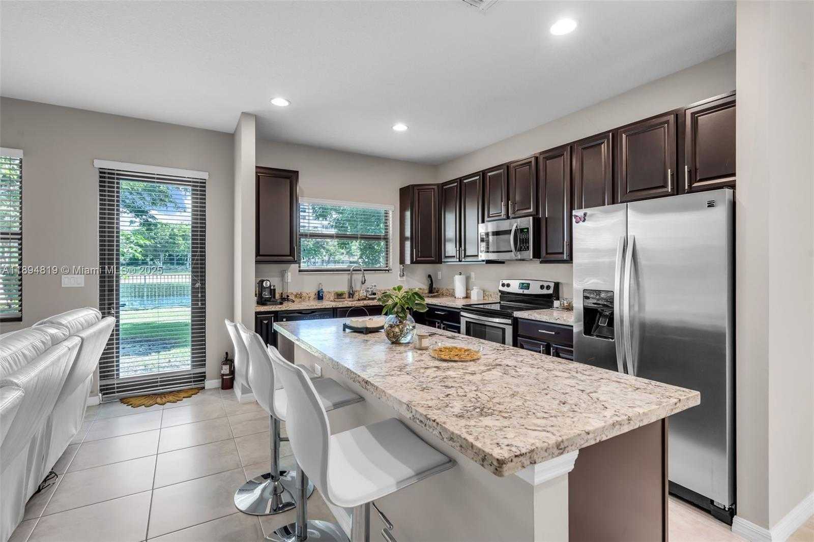 Small Image of Miami Number 11