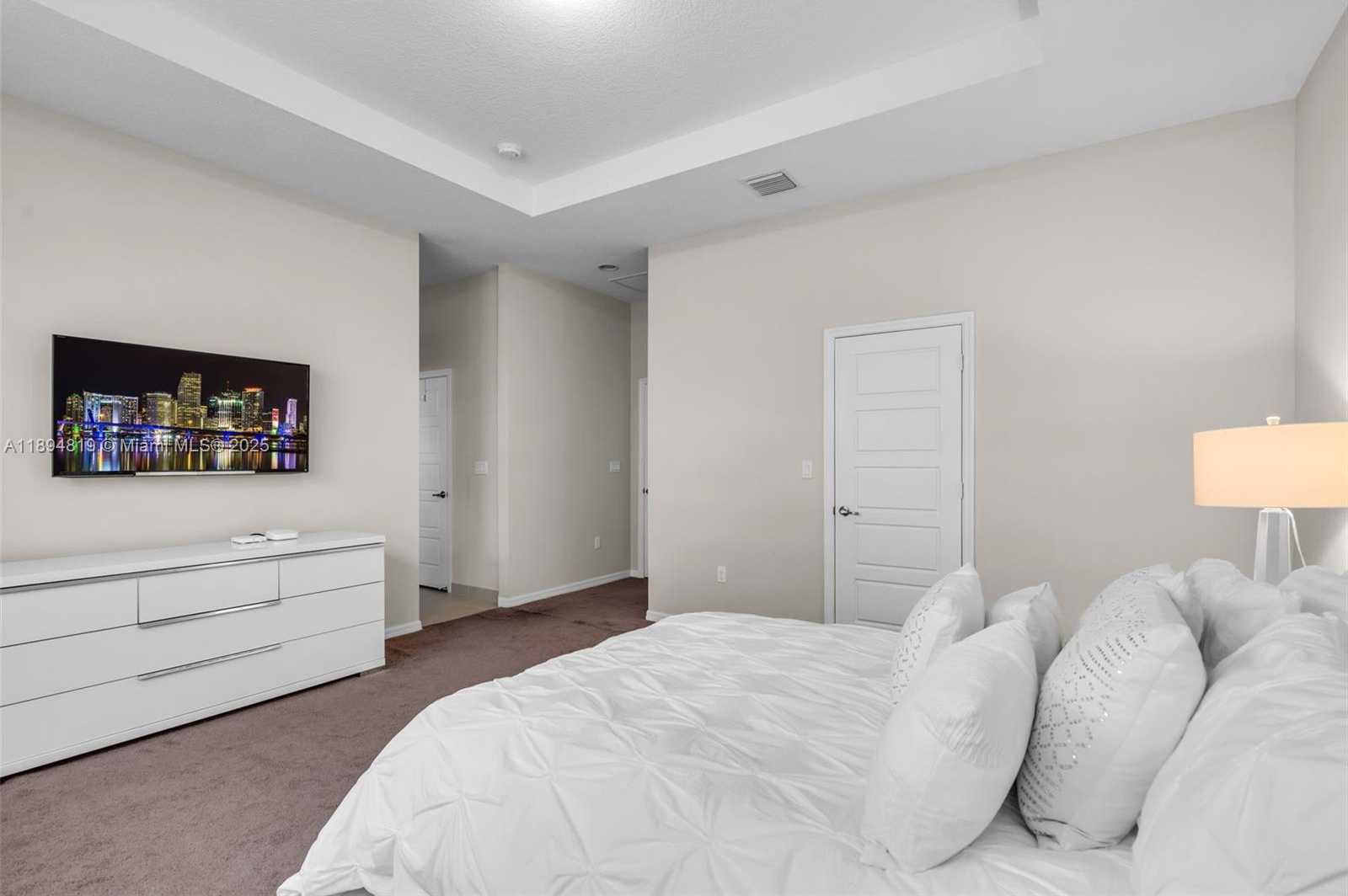 Small Image of Miami Number 20