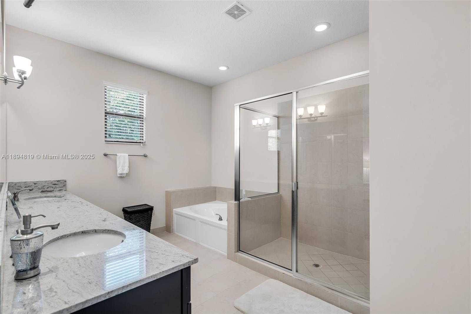 Small Image of Miami Number 21