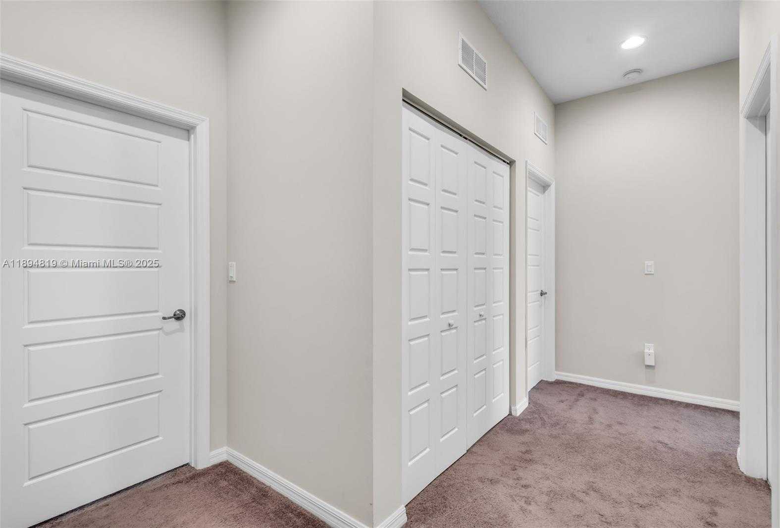 Small Image of Miami Number 26