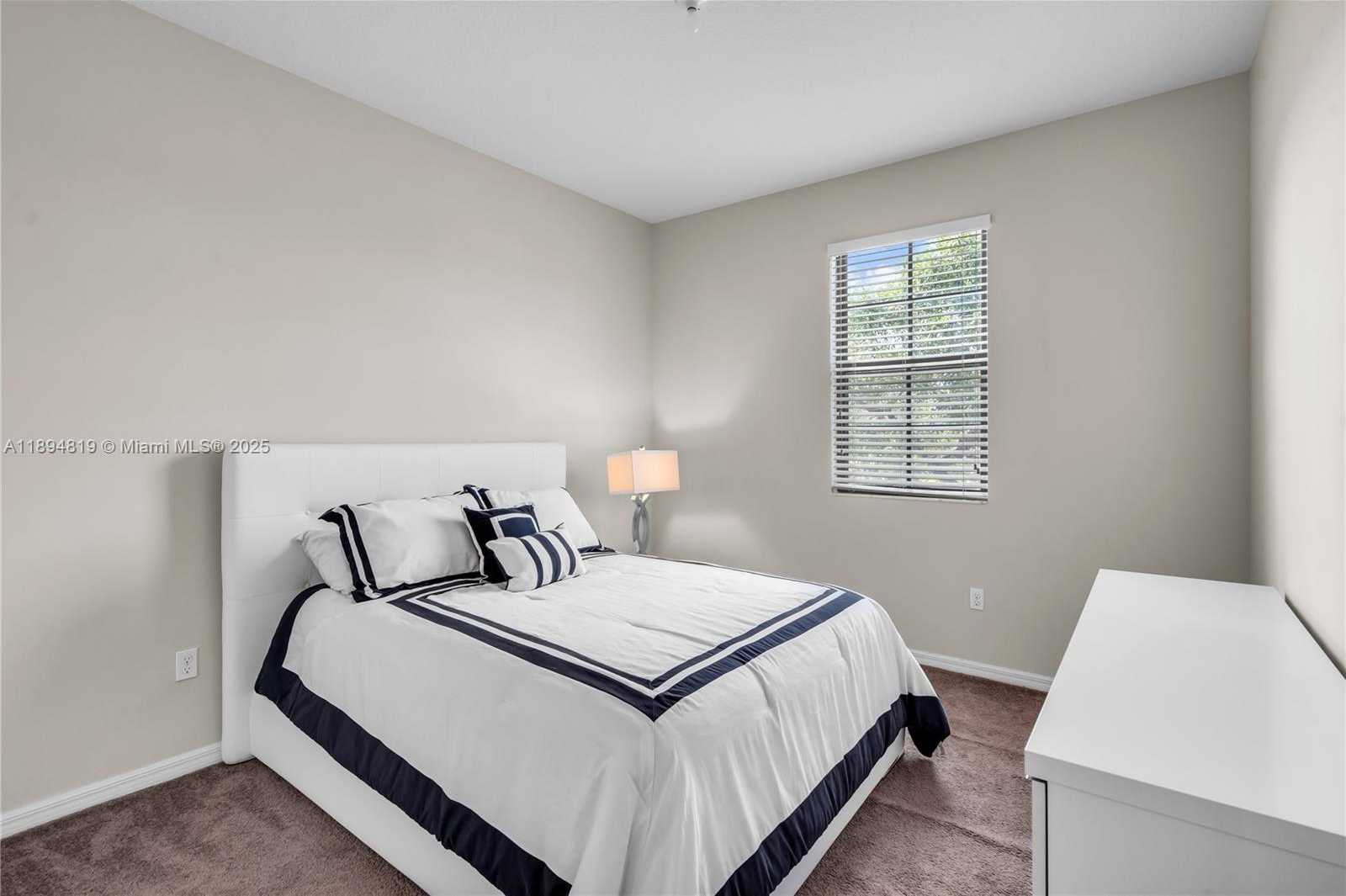 Small Image of Miami Number 27