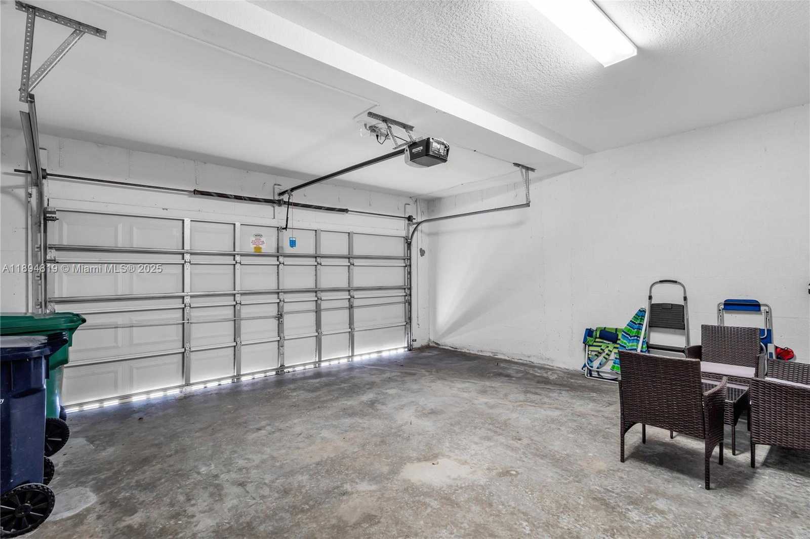 Small Image of Miami Number 34