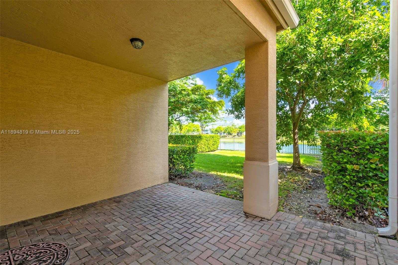 Small Image of Miami Number 5