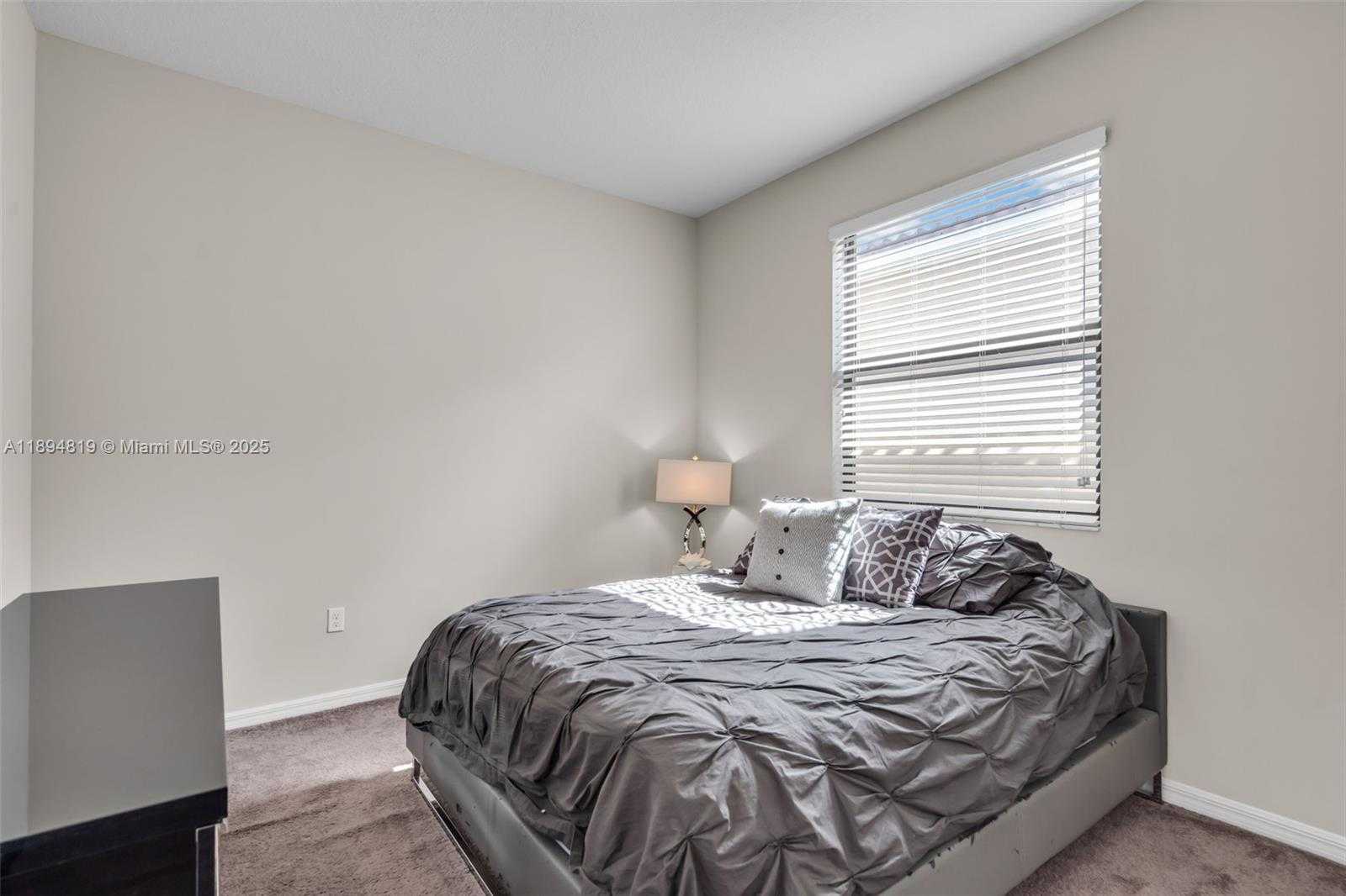 Small Image of Miami Number 51