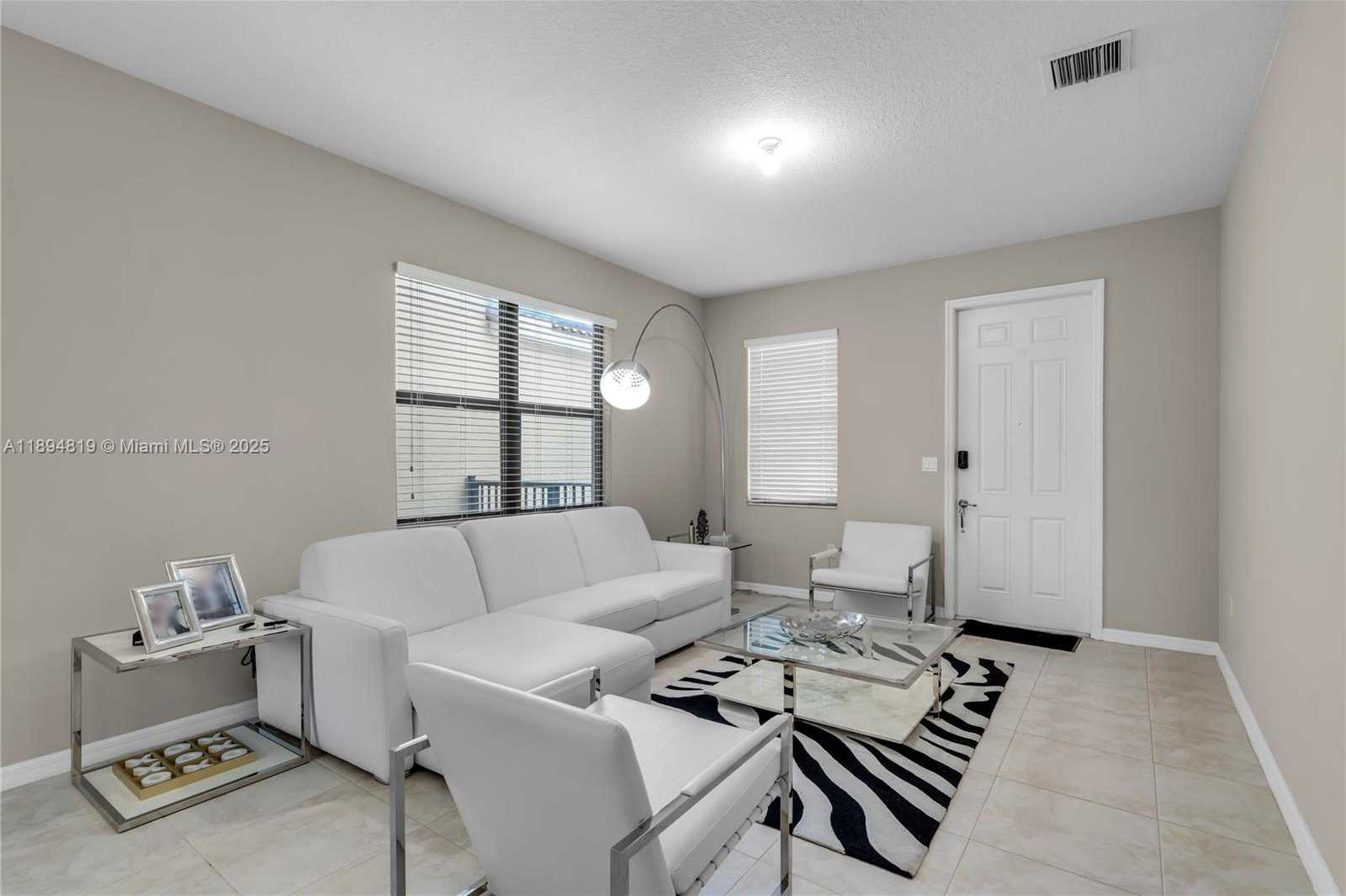 Small Image of Miami Number 76