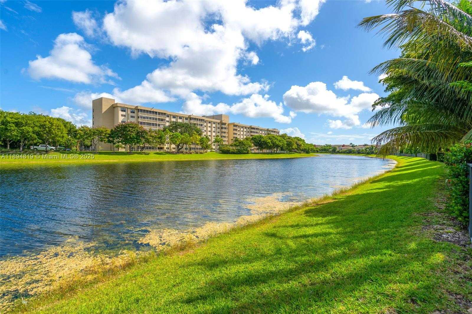 Small Image of Miami Number 8