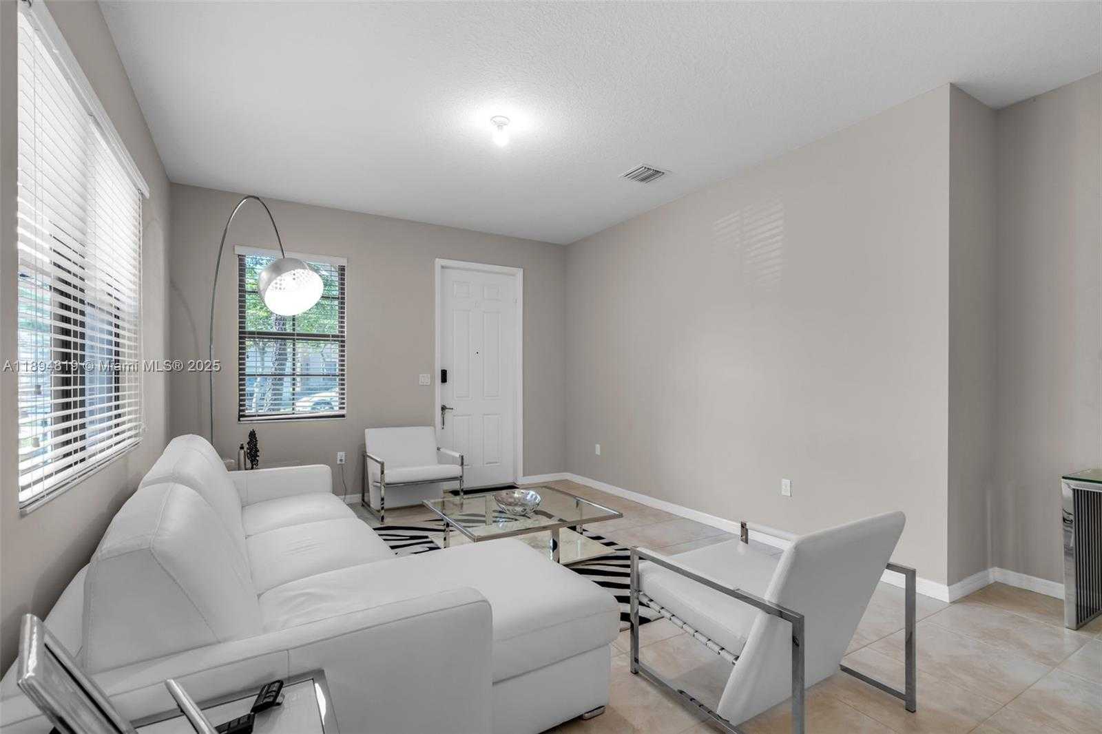 Small Image of Miami Number 87