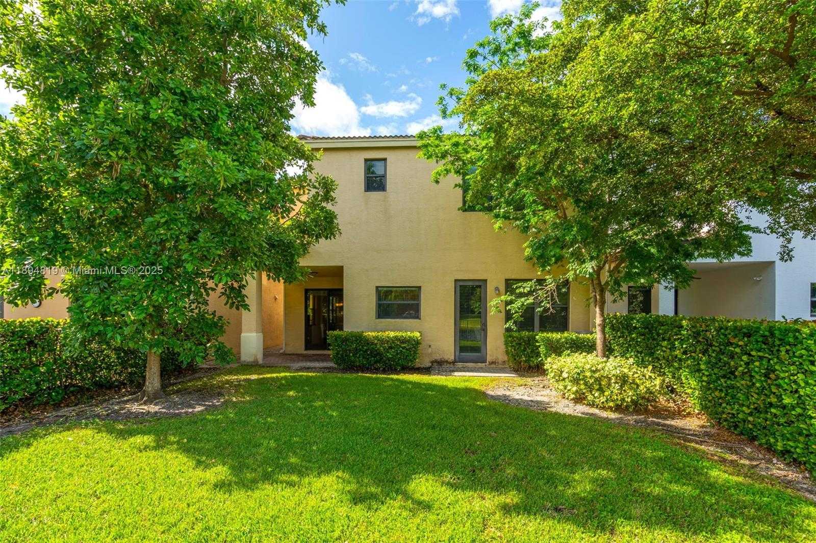 Small Image of Miami Number 9