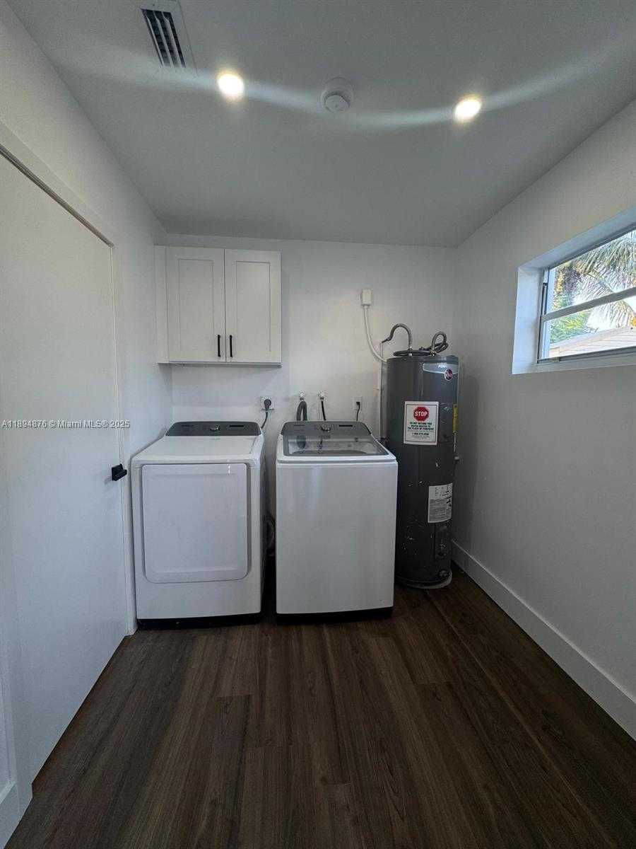 Small Image of 2411 SOUTH WEST 50TH TER, Fort Lauderdale Number 19