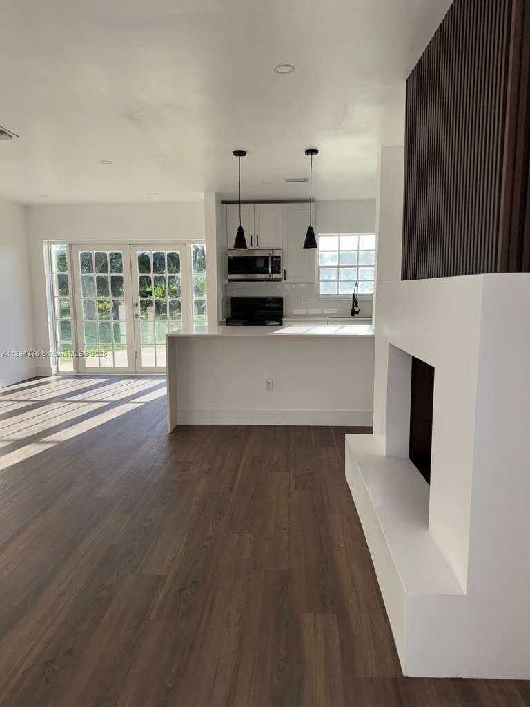 Small Image of 2411 SOUTH WEST 50TH TER, Fort Lauderdale Number 4