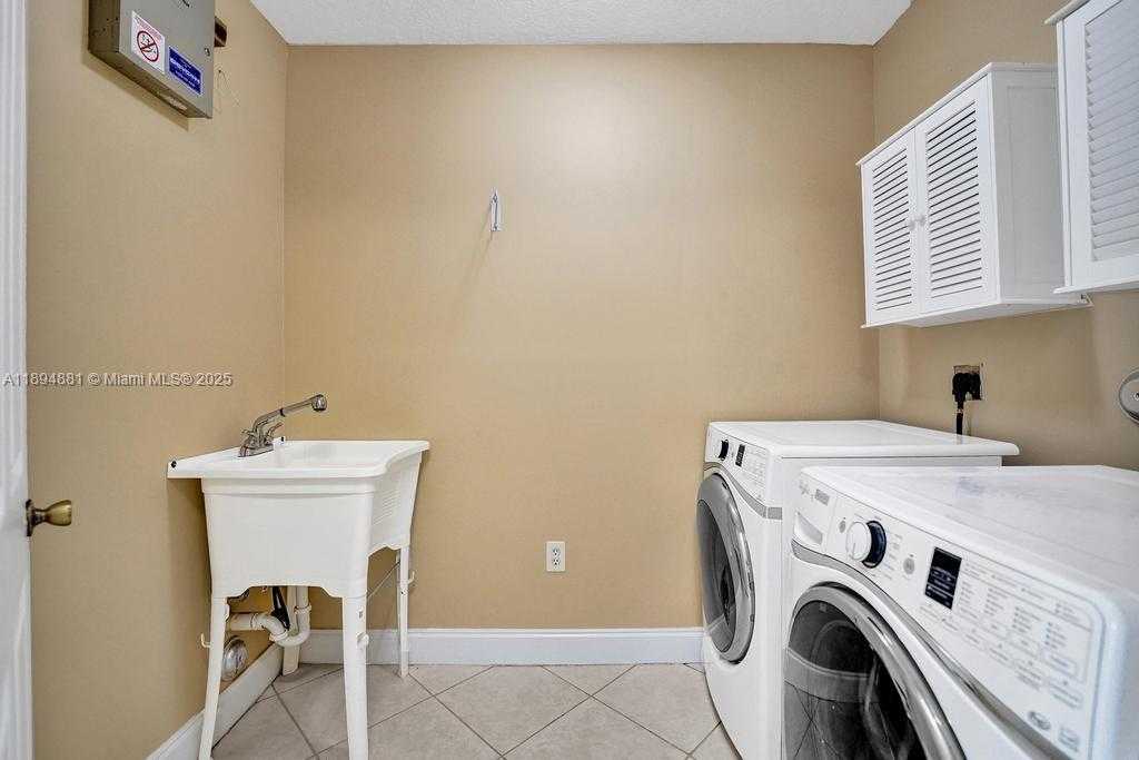 Small Image of 2434 SOUTH WEST 157TH AVE, Miramar Number 21