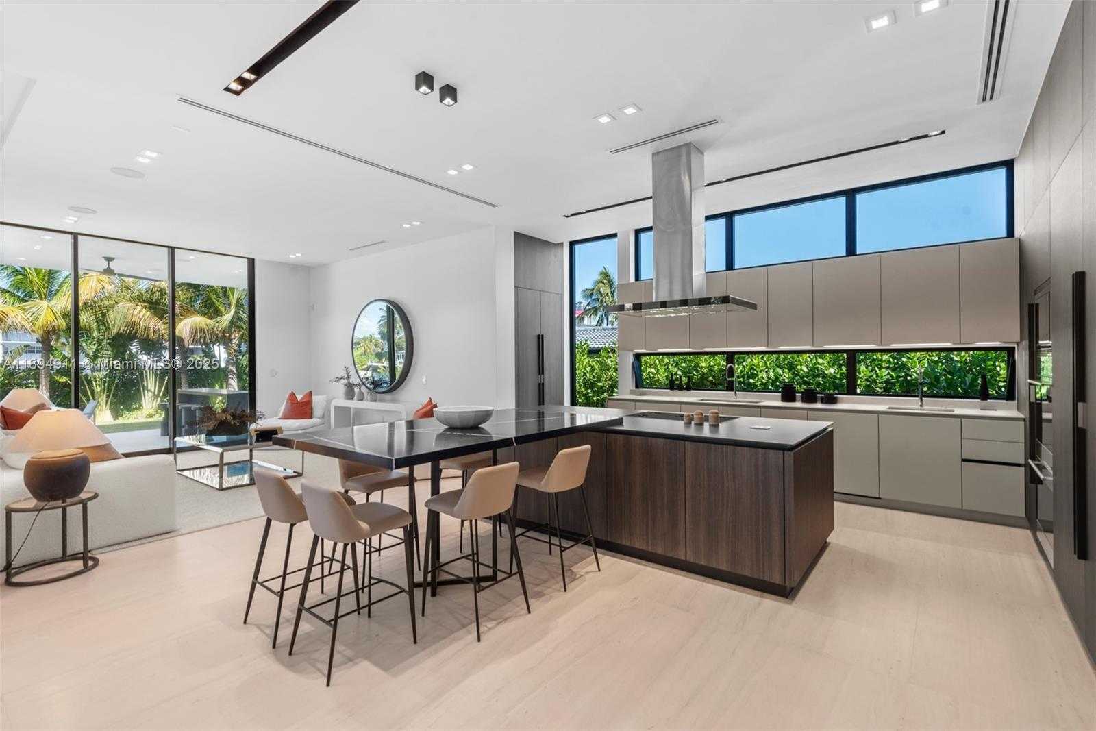 Small Image of 478 TAMARIND DR, Hallandale Beach Number 16
