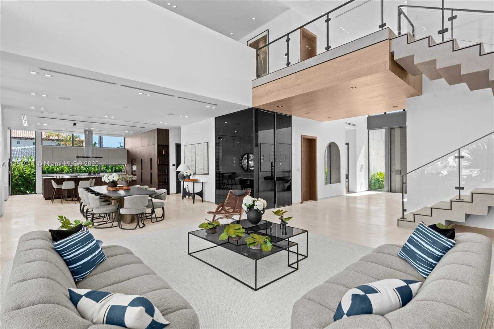 Small Image of 478 TAMARIND DR, Hallandale Beach Number 22