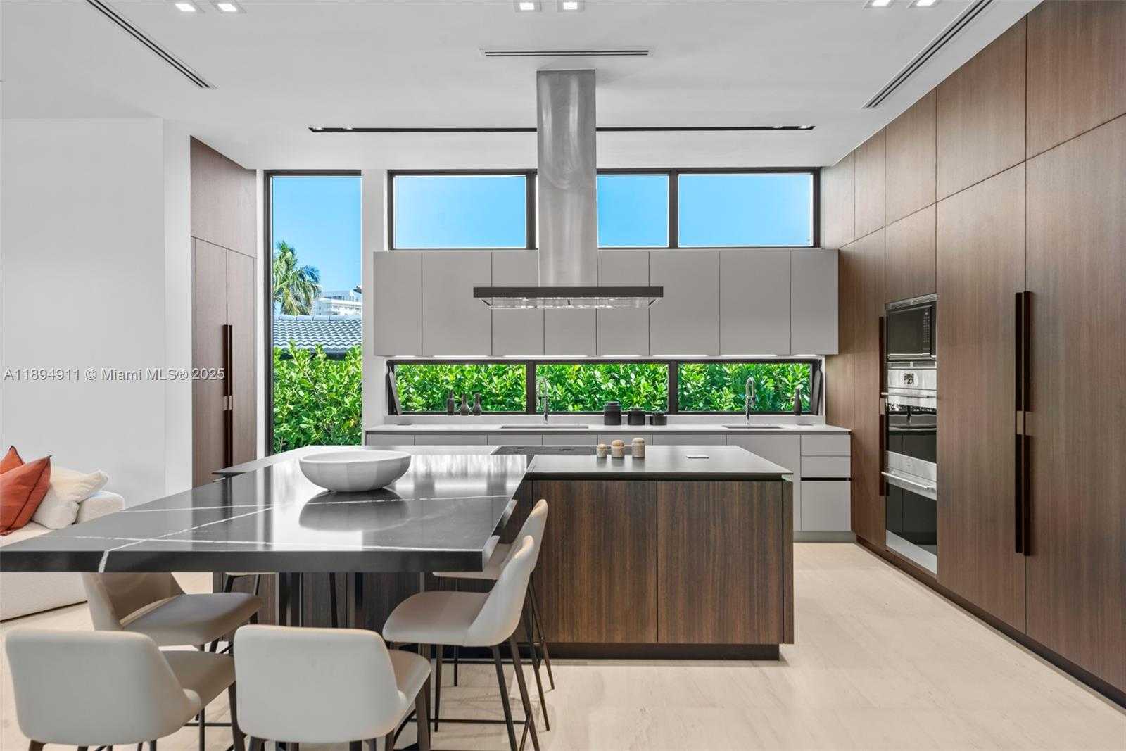 Small Image of 478 TAMARIND DR, Hallandale Beach Number 25