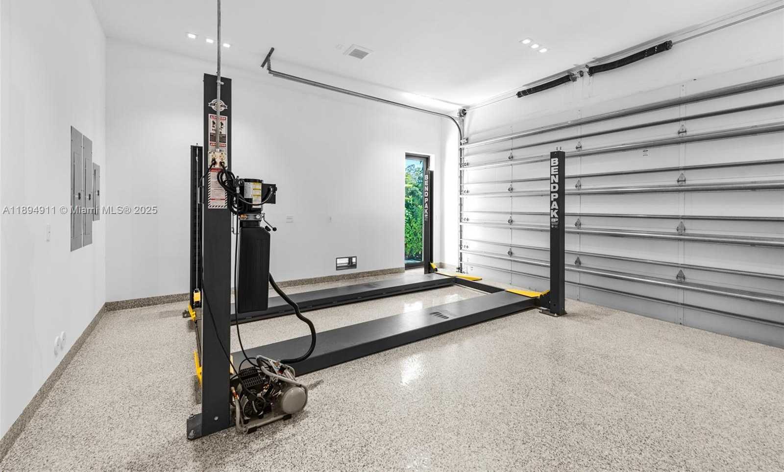 Small Image of 478 TAMARIND DR, Hallandale Beach Number 26