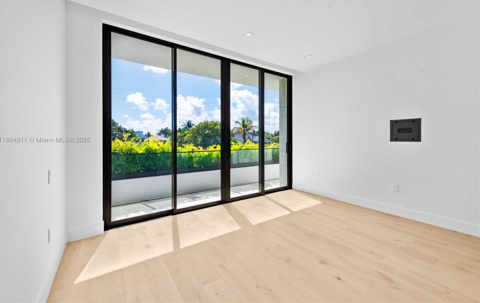 Small Image of 478 TAMARIND DR, Hallandale Beach Number 40