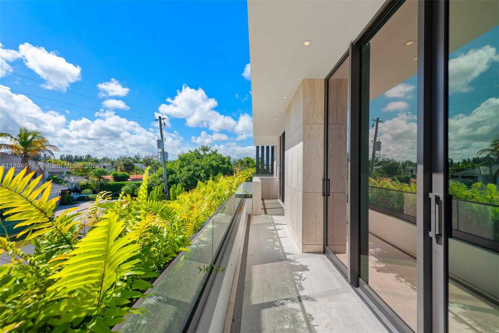 Small Image of 478 TAMARIND DR, Hallandale Beach Number 41