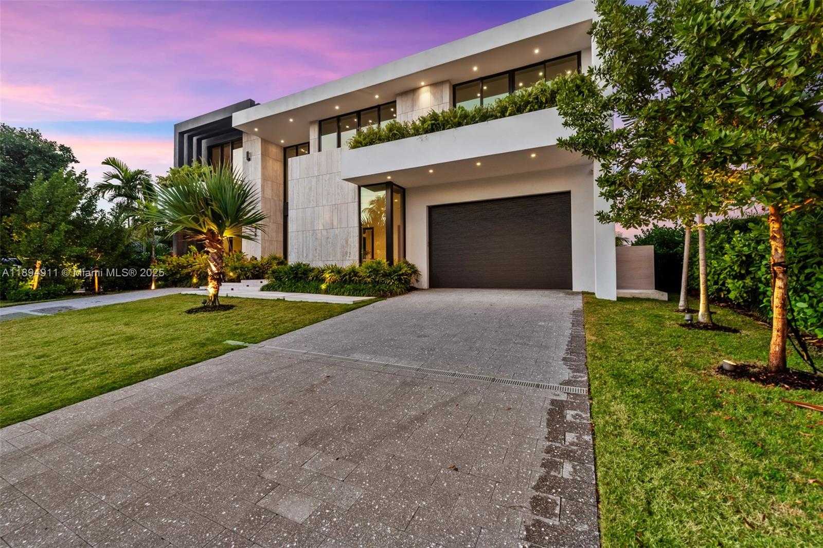 Small Image of 478 TAMARIND DR, Hallandale Beach Number 53
