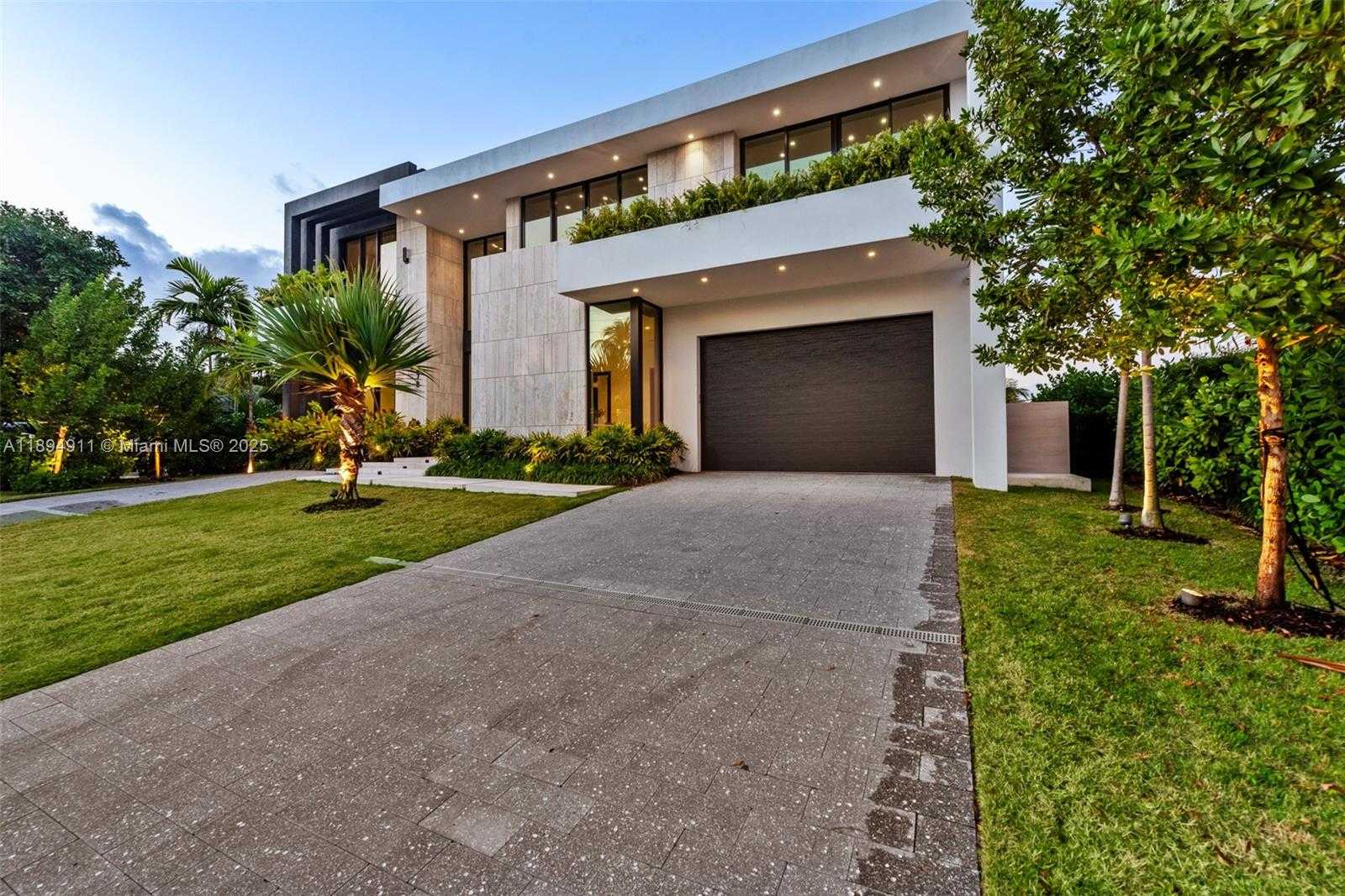 Small Image of 478 TAMARIND DR, Hallandale Beach Number 54