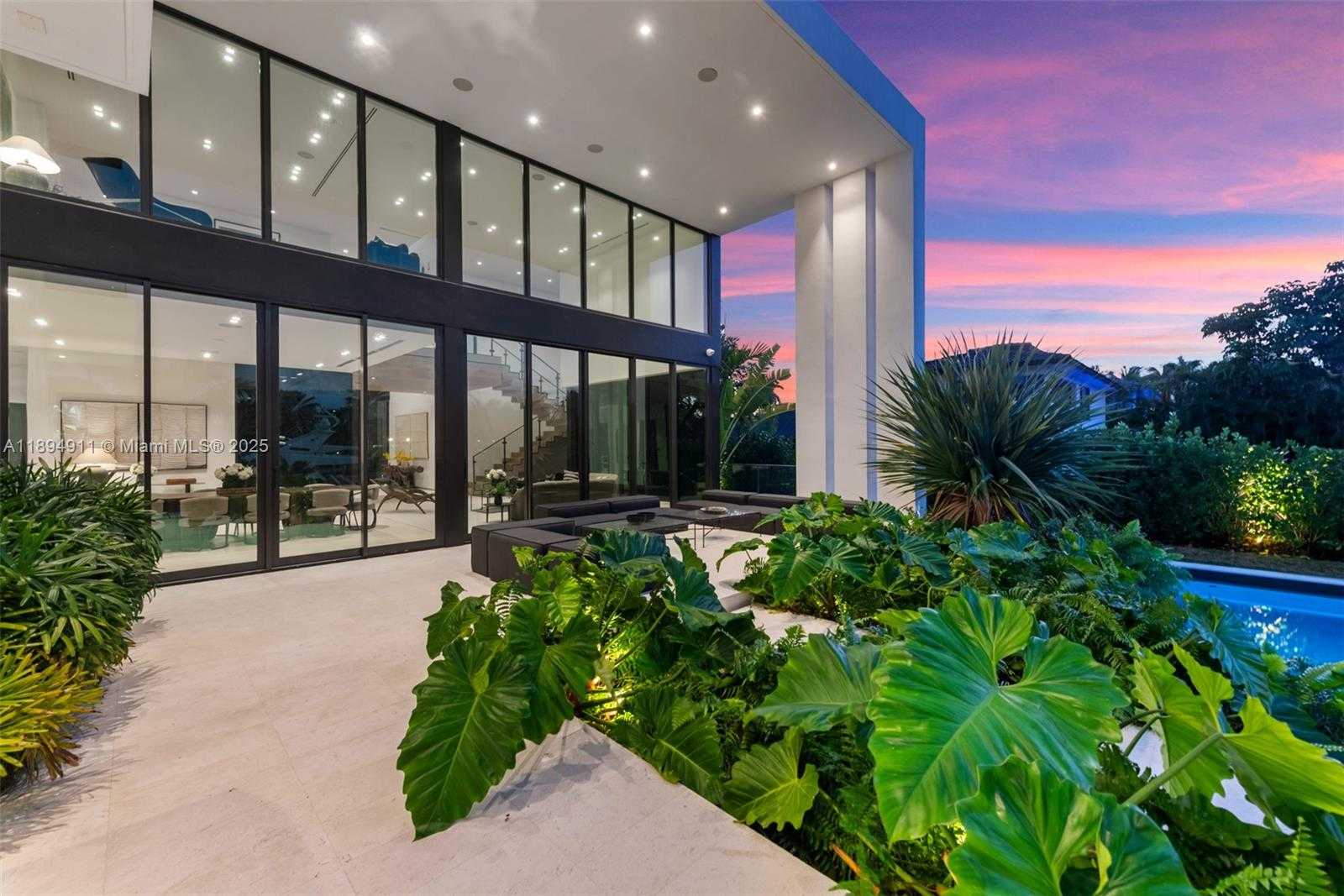 Small Image of 478 TAMARIND DR, Hallandale Beach Number 57