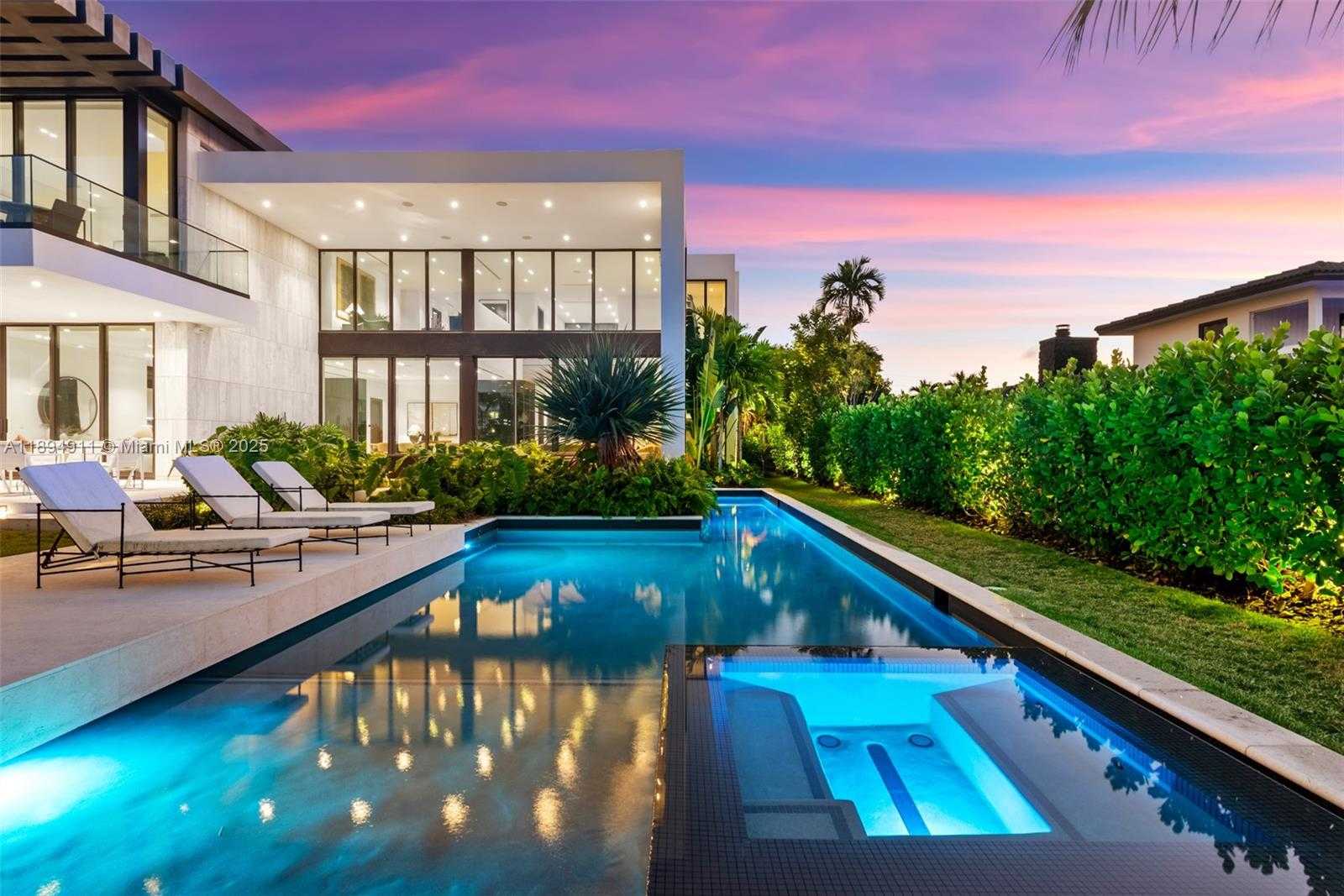 Small Image of 478 TAMARIND DR, Hallandale Beach Number 61
