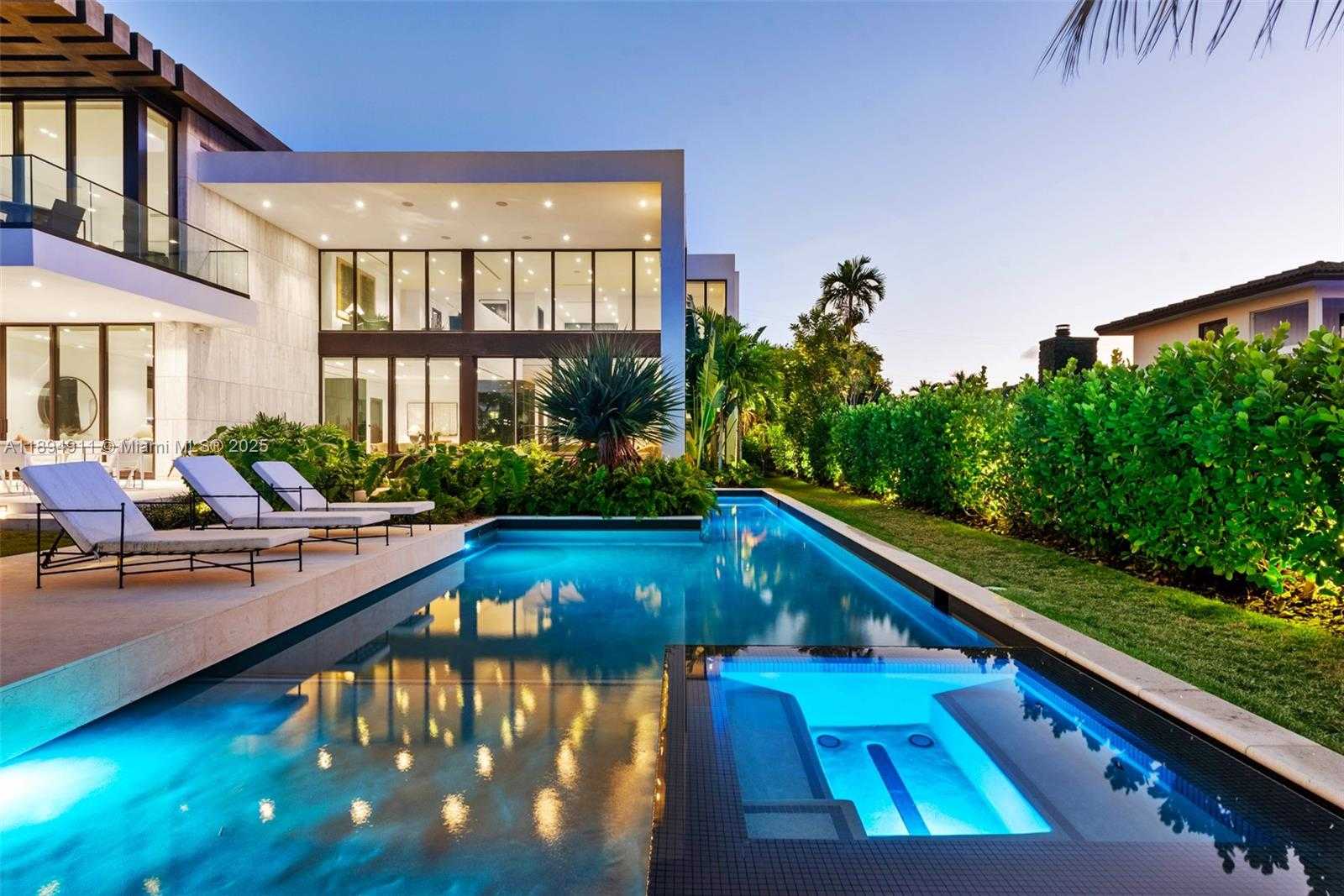 Small Image of 478 TAMARIND DR, Hallandale Beach Number 62