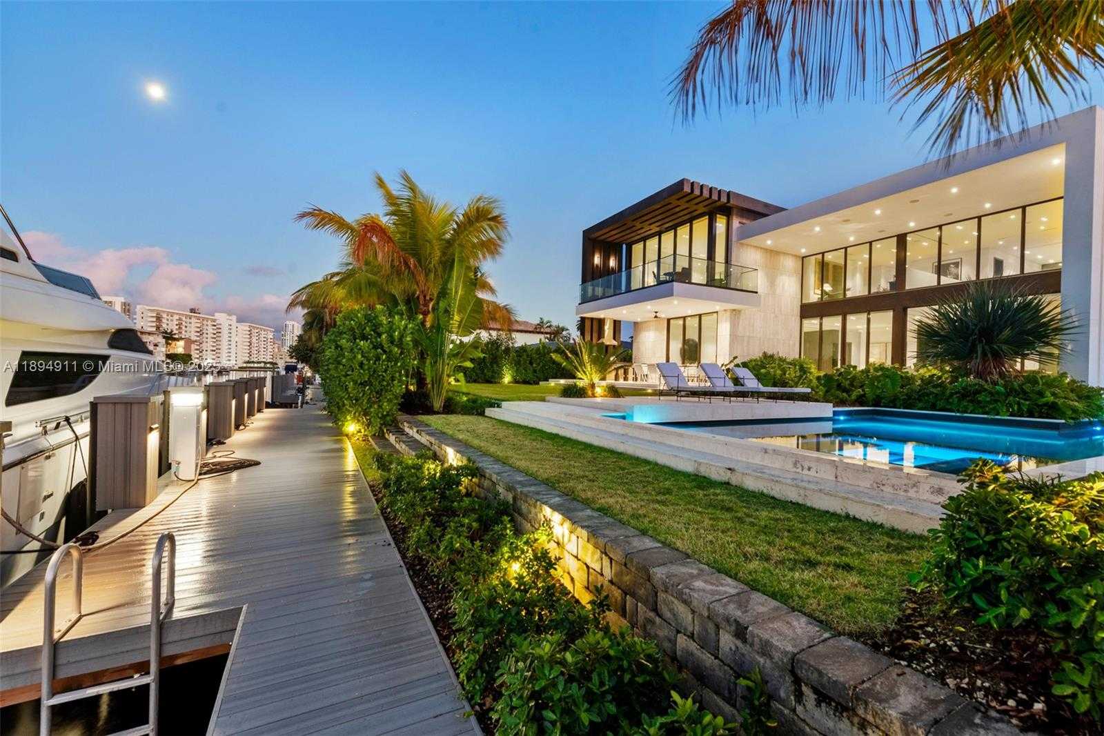 Small Image of 478 TAMARIND DR, Hallandale Beach Number 64