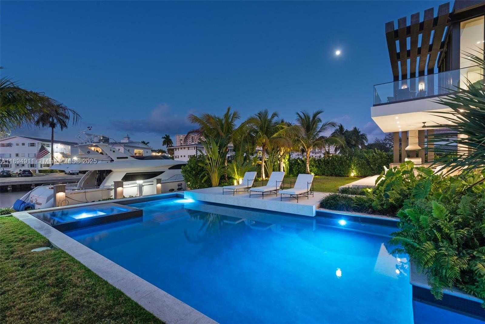 Small Image of 478 TAMARIND DR, Hallandale Beach Number 69