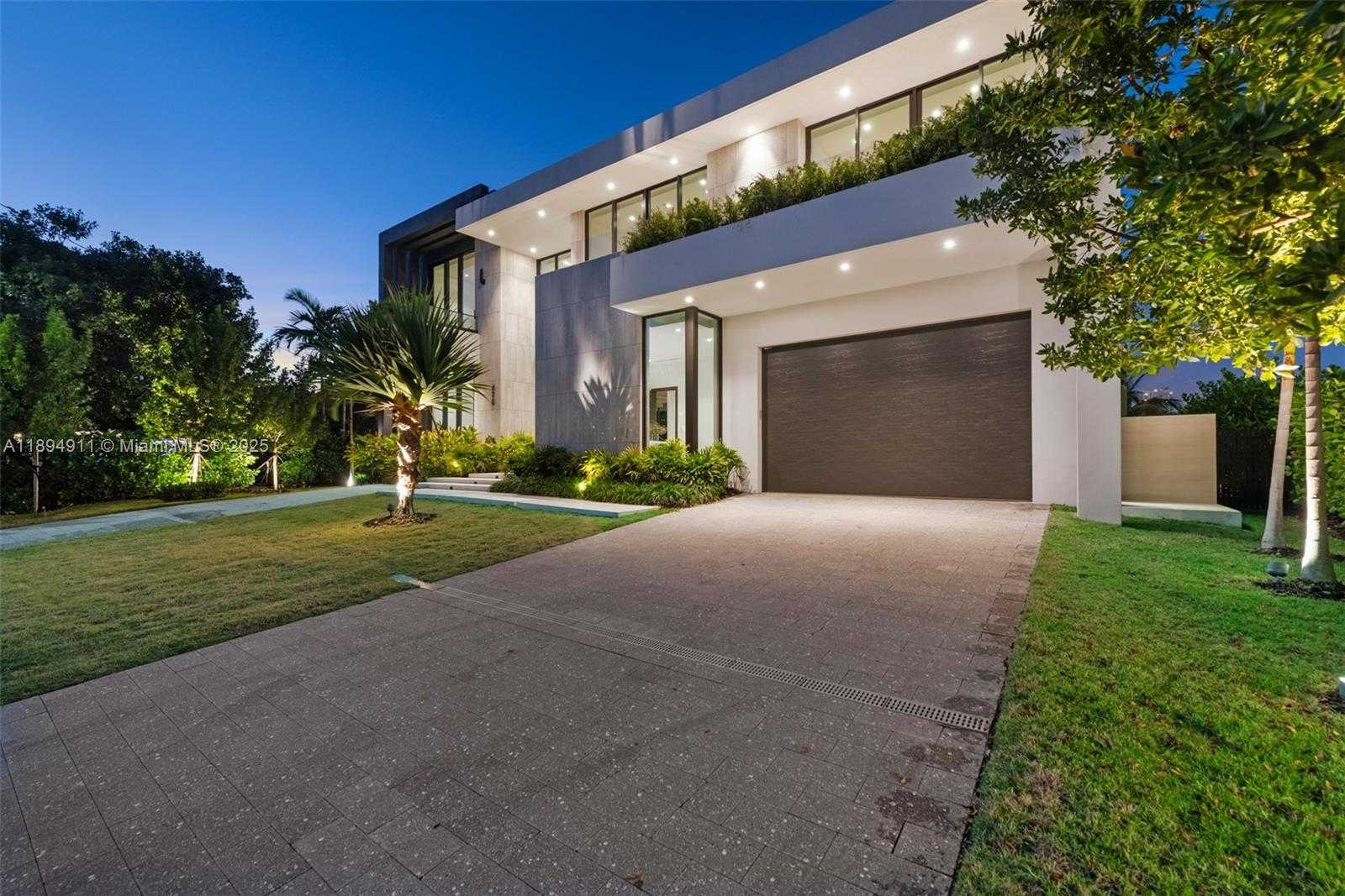 Small Image of 478 TAMARIND DR, Hallandale Beach Number 74
