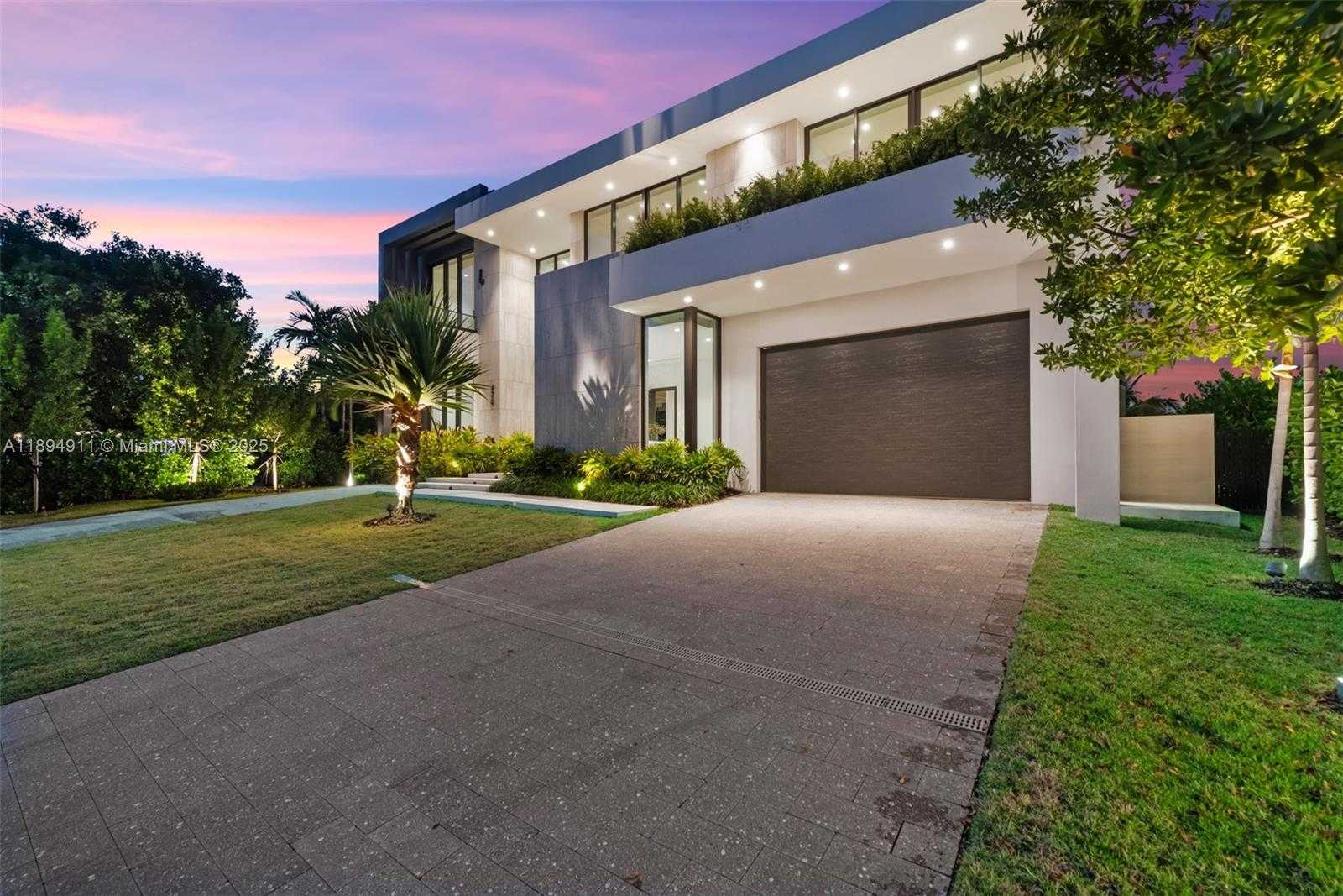 Small Image of 478 TAMARIND DR, Hallandale Beach Number 75