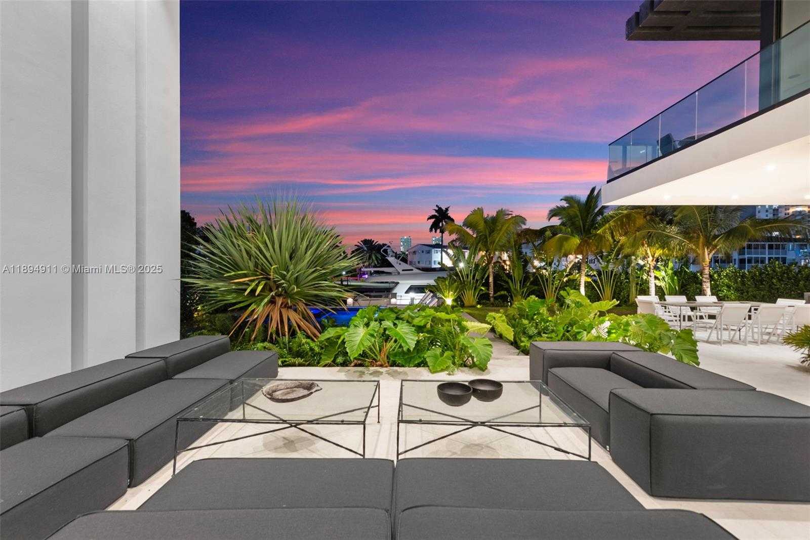 Small Image of 478 TAMARIND DR, Hallandale Beach Number 82