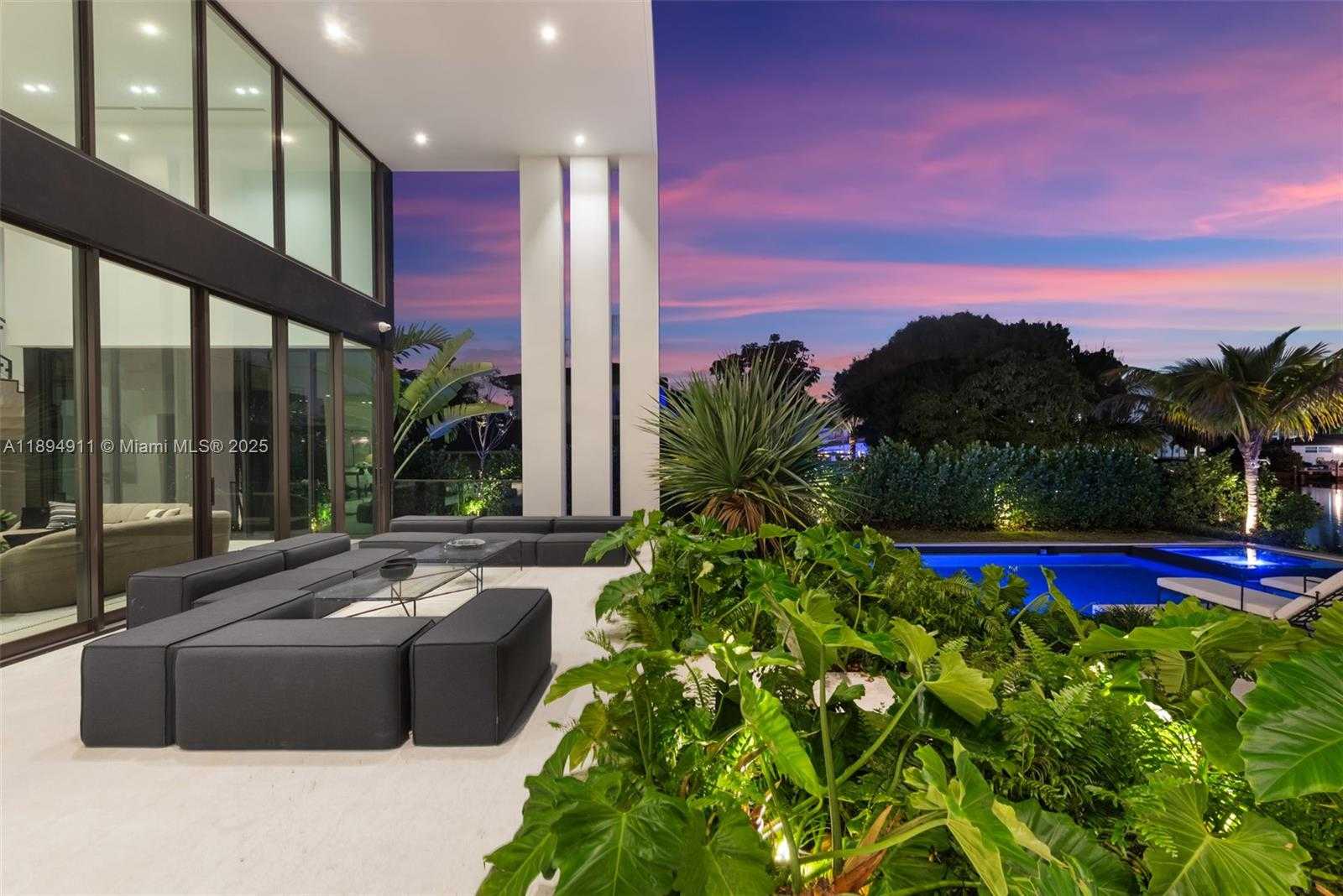 Small Image of 478 TAMARIND DR, Hallandale Beach Number 87