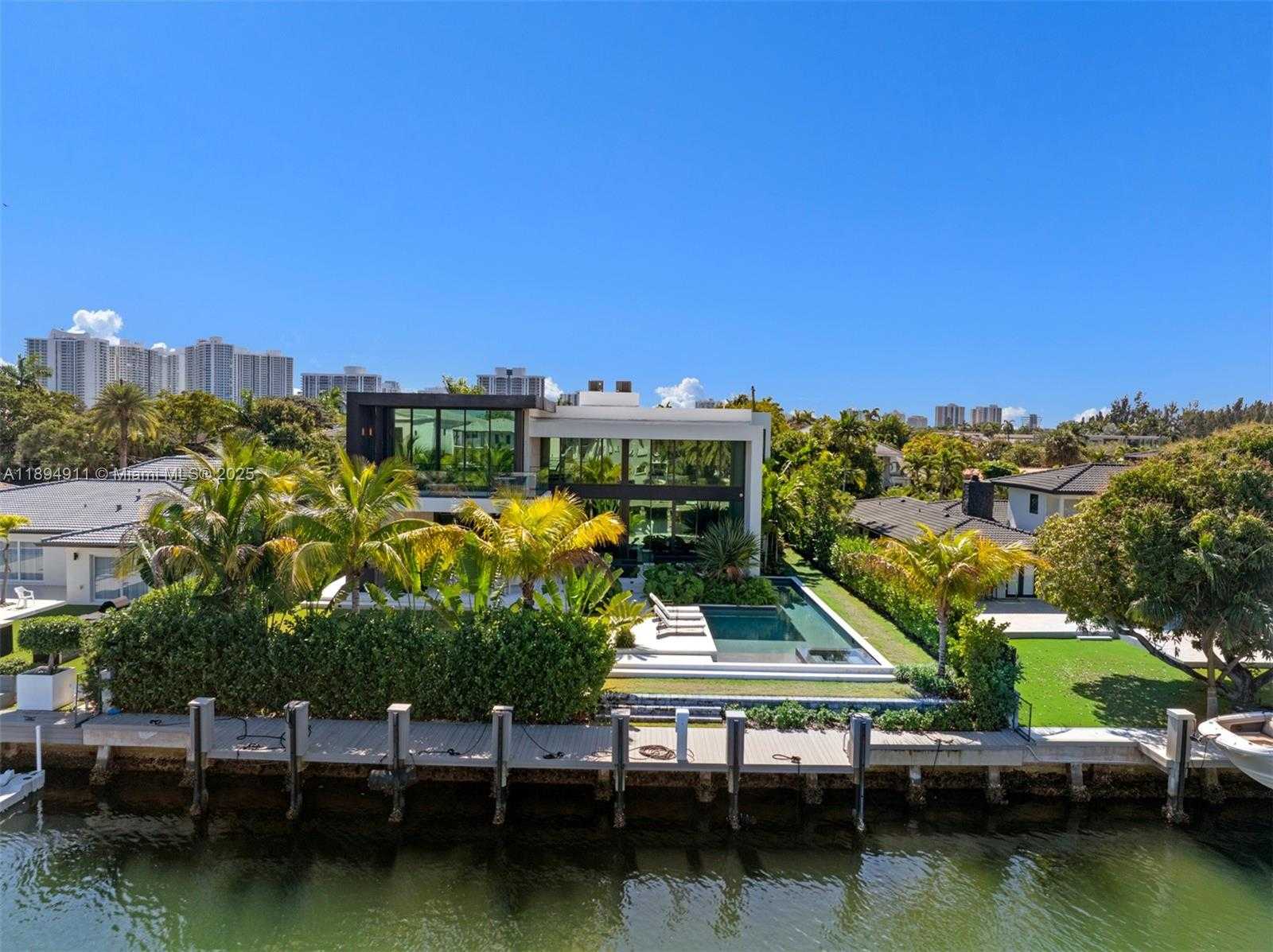 Small Image of 478 TAMARIND DR, Hallandale Beach Number 92