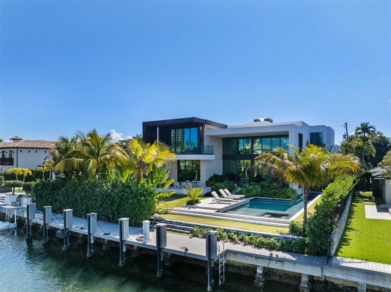 Small Image of 478 TAMARIND DR, Hallandale Beach Number 93