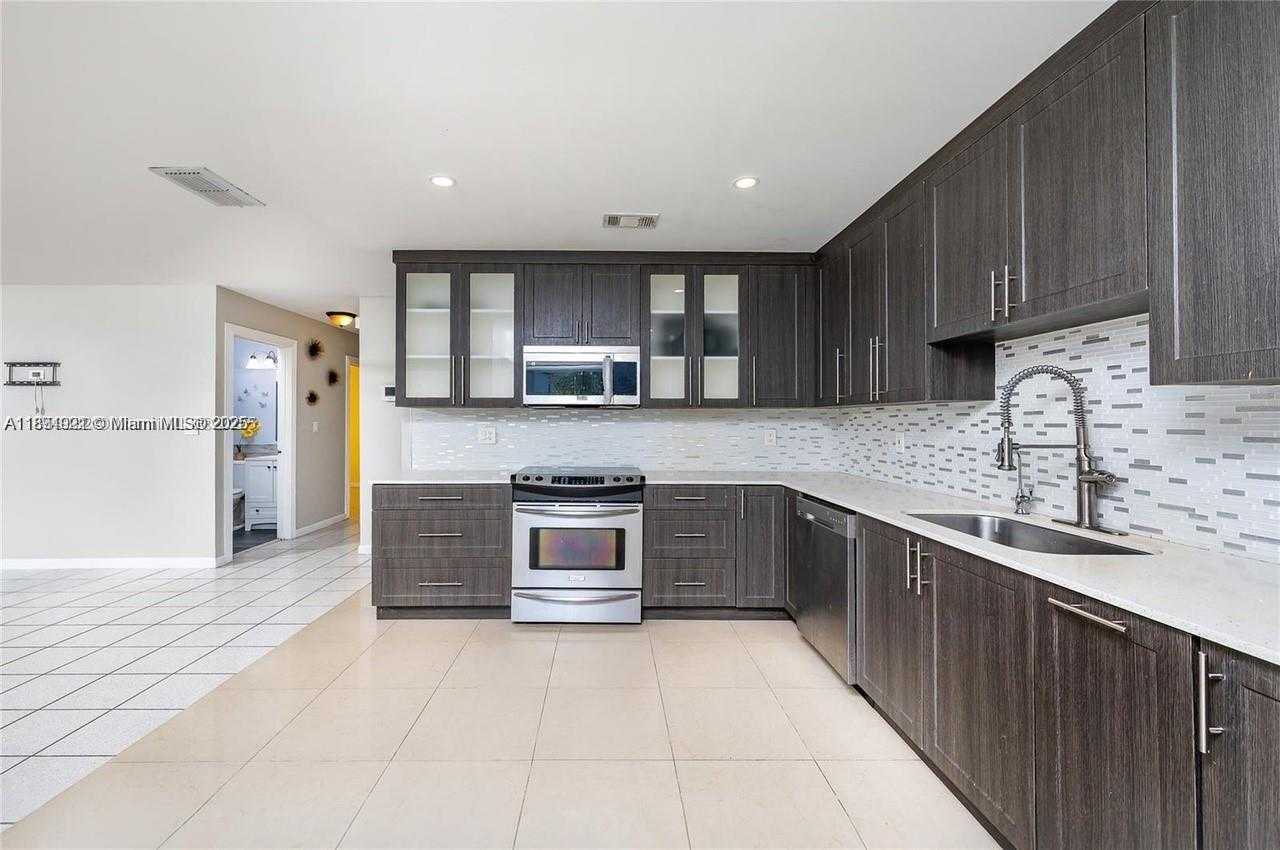 Small Image of 21023 SOUTH WEST 85TH PASS, Cutler Bay Number 6